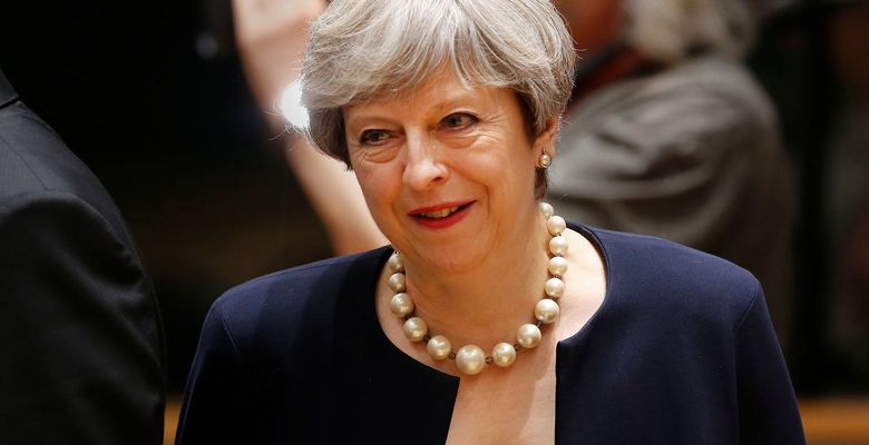 Британские дипломаты призвали Терезу Мэй отложить «Брексит»