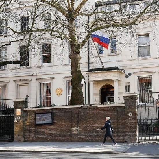 Посольство в лондоне. Посольство РФ В Лондоне. Советское посольство в Лондоне. Российское посольство в Париже. Посольство РФ В Великобритании.