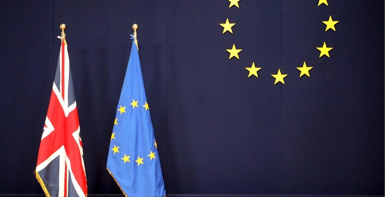 Еврокомиссия считает наиболее вероятным выход Британии из ЕС без соглашения