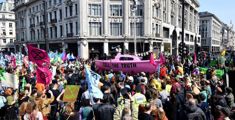 Число задержанных в Лондоне активистов превысило тысячу
