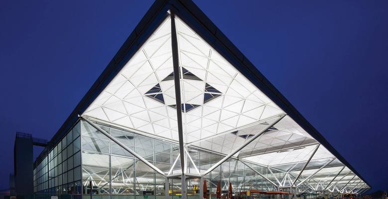 Лондонский аэропорт Станстед стал лидером по задержкам рейсов в Великобритании