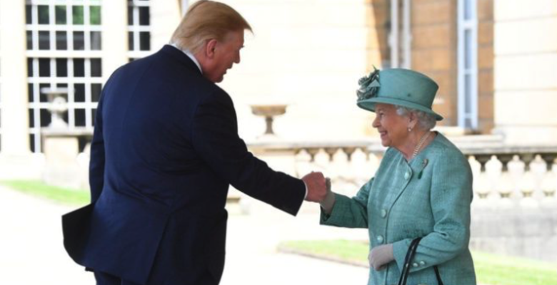Королева Великобритании приняла Трампа в Букингемском дворце