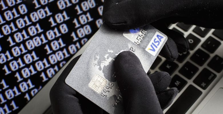 Случаи мошенничества с платежными картами в Британии участились на 40%