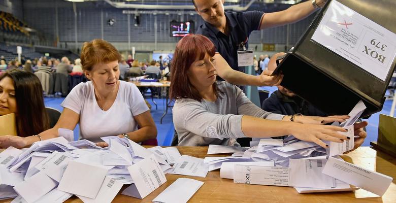 Власти Британии начали уведомлять избирателей о возможных парламентских выборах