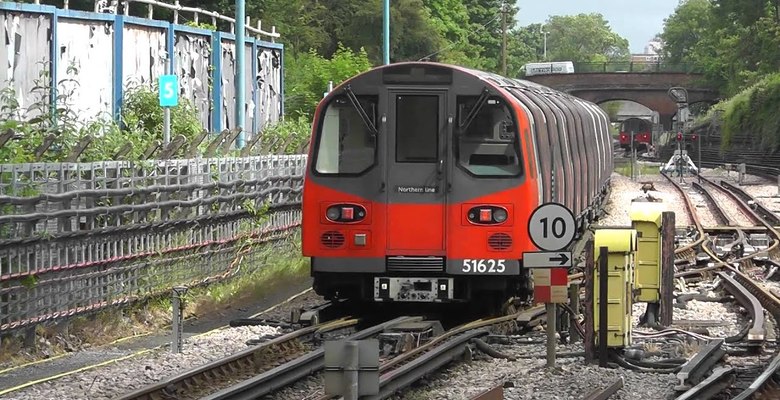 Коллапс в лондонском метро: полностью остановлена Northern Line 