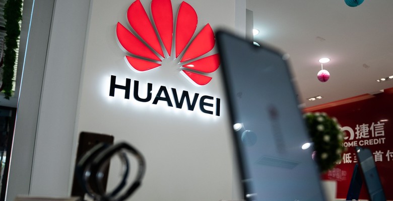 Правительство разрешило китайской Huawei строить сети 5G в Великобритании