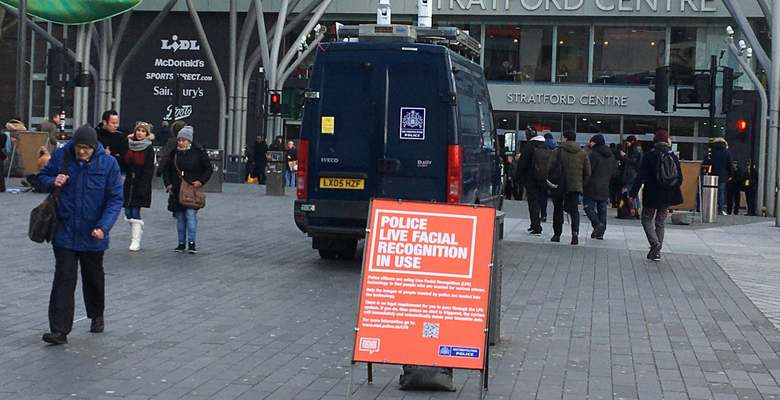Синий фургон с камерами: как выглядит система распознавания лиц преступников в толпе в Лондоне