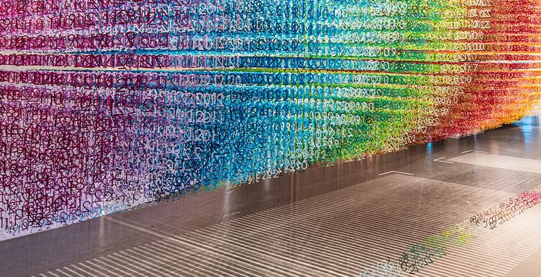 «Кусочки времени»: красочная инсталляция художницы Эммануэль Муро в Гринвиче