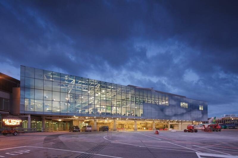 Расширение 1-го терминала Дублинского аэропорта (проект Murray O’Laoire). Дублин, Ирландия, 2006–2009.