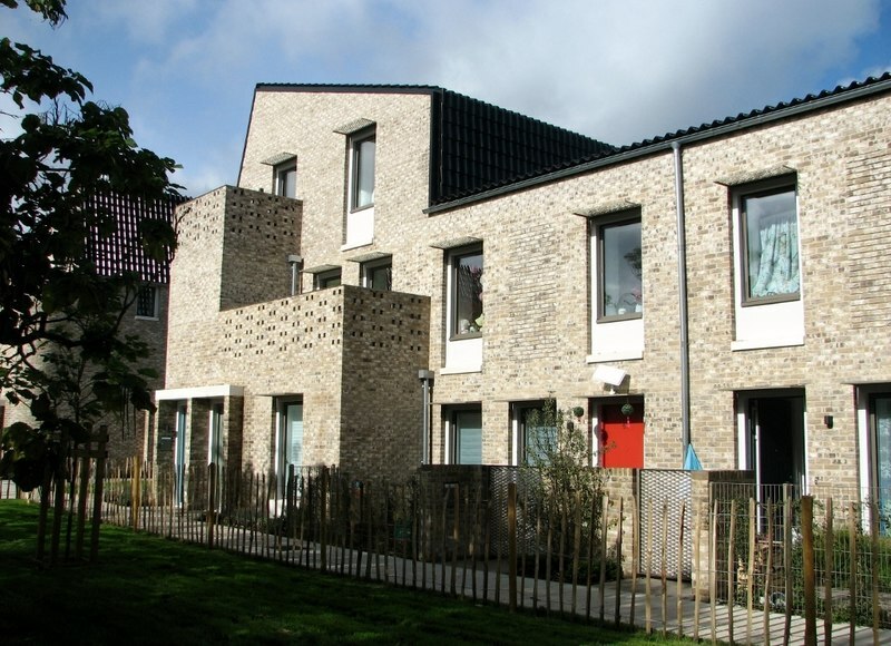 Жилой комплекс Goldsmith Street в Нориче, получивший престижную премию RIBA Stirling Prize за вклад в развитие в британскую архитектуру. Фото: georgraph.org/Evelyn Simak